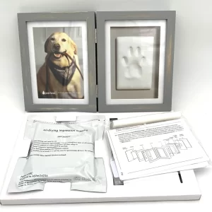 adorable double cadre pour mettre les empreintes du chien avec sa photo